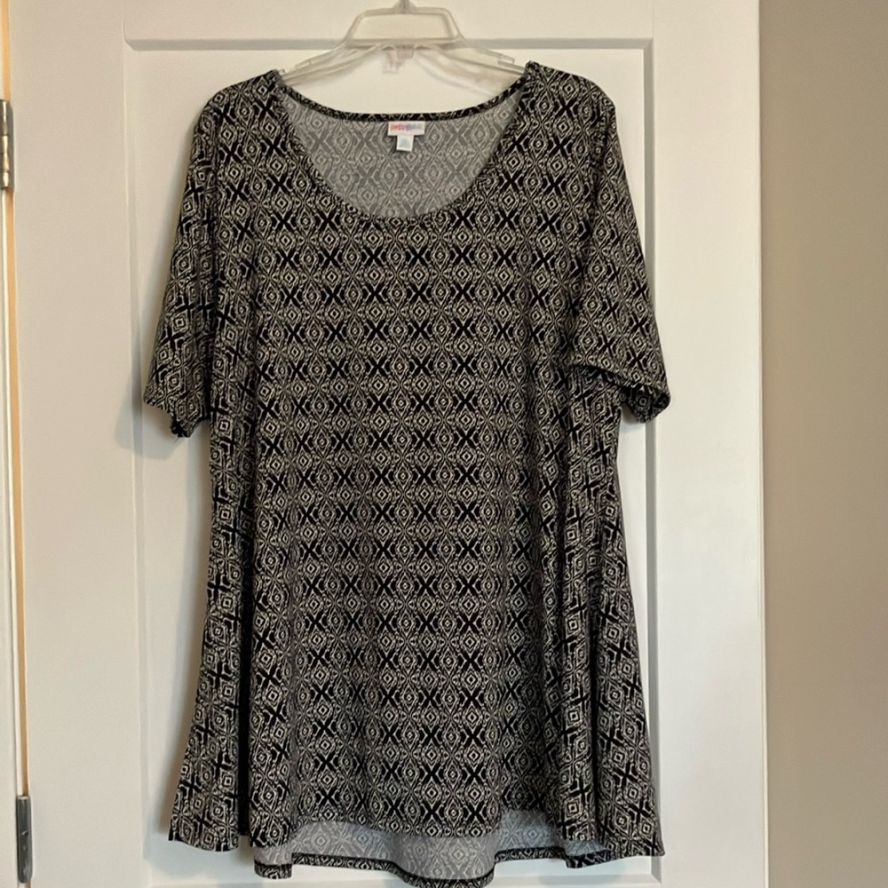 LuLaRoe Black and White Perfect T